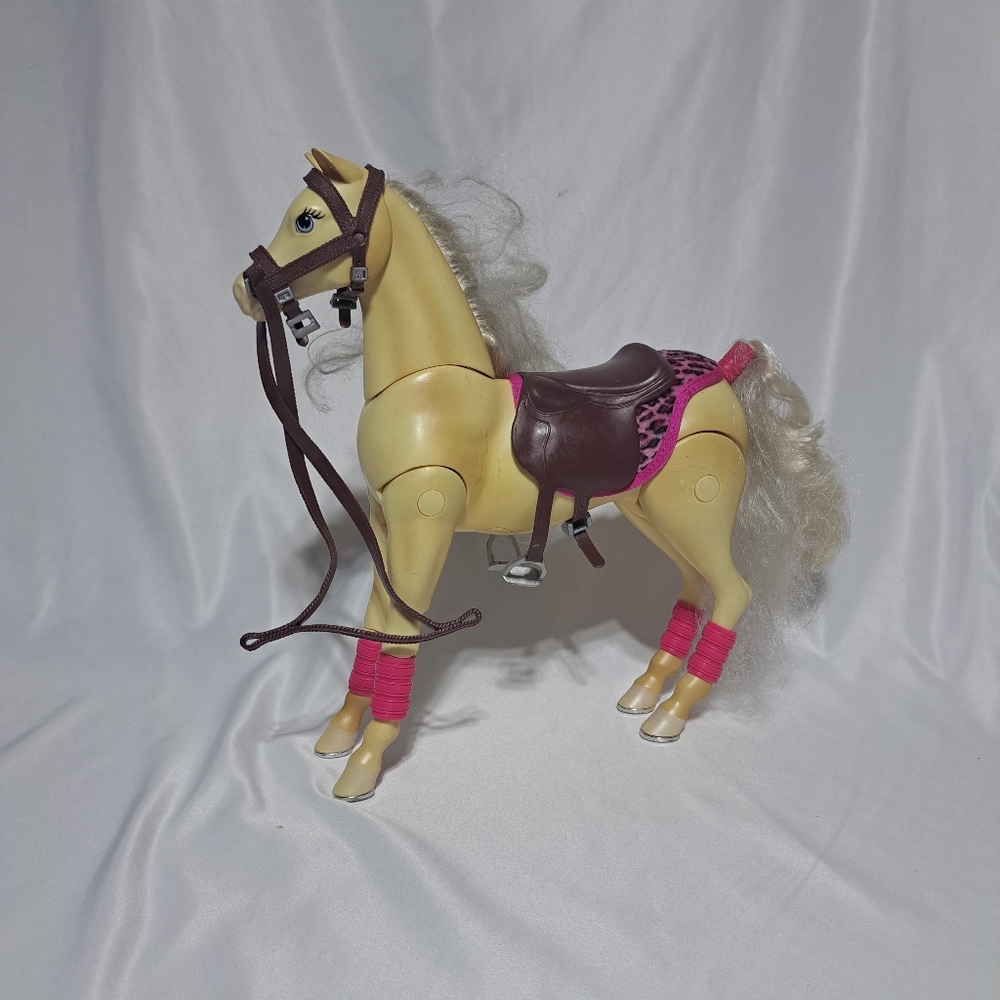 Barbie Jumping Tawny Horse‎ w/ Saddle - Mattel Inc. 2006 (Untested)